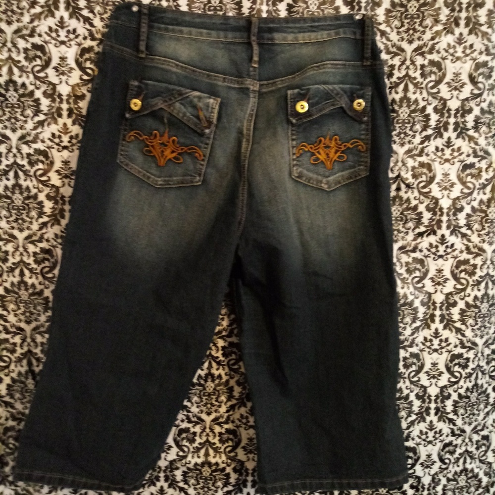 Womens jean capri